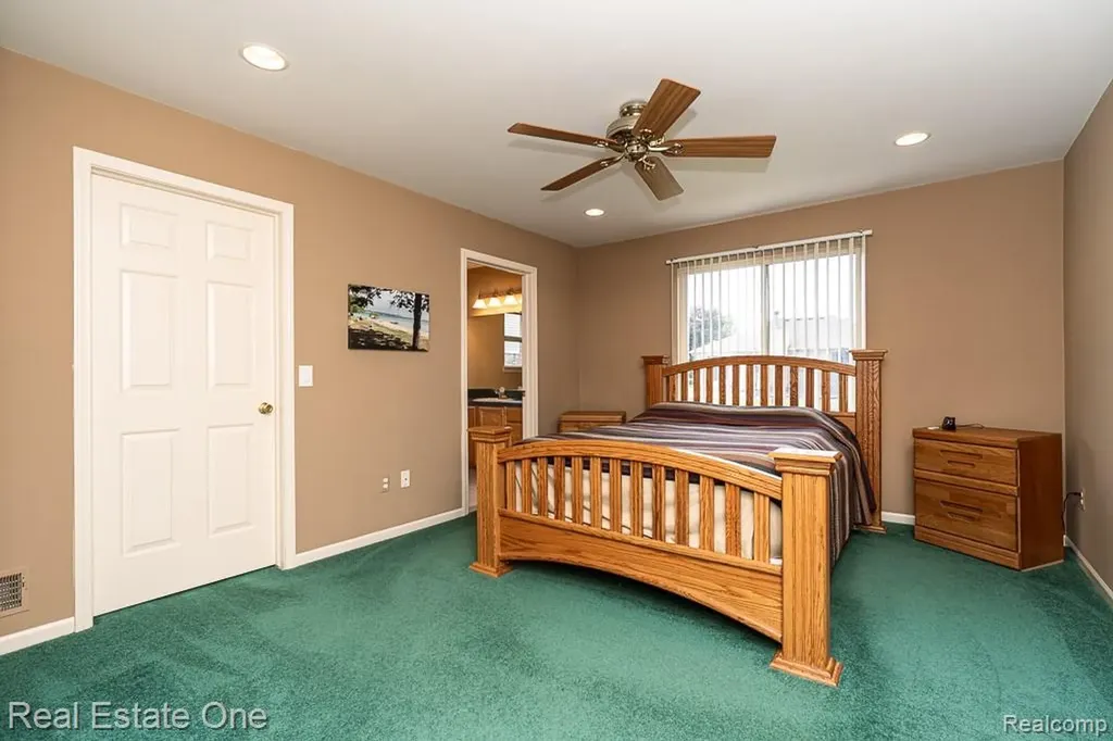 52033 Pebble Creek Drive Chesterfield Township MI 48047