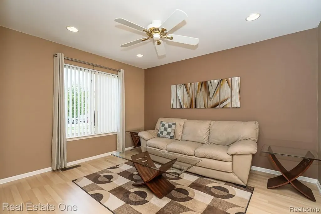 52033 Pebble Creek Drive Chesterfield Township MI 48047
