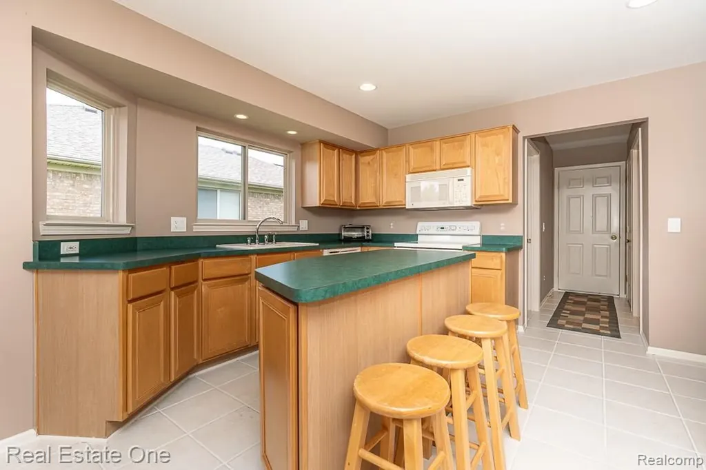 52033 Pebble Creek Drive Chesterfield Township MI 48047