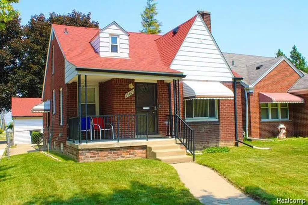 15605 Carlisle Detroit City MI 48205