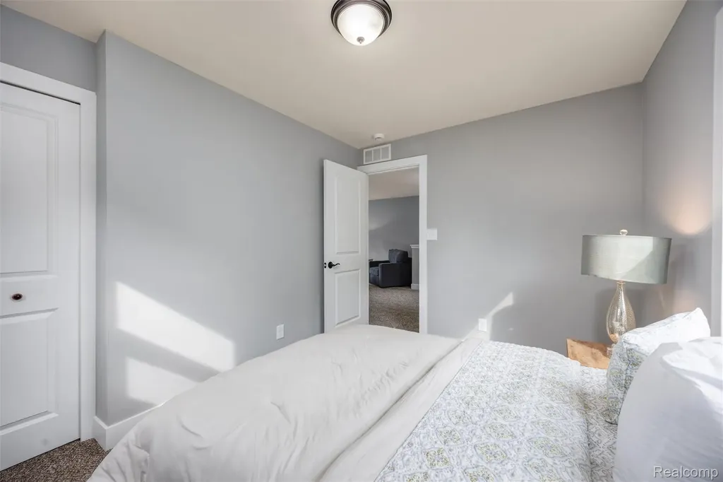 17108 Arlington Avenue Allen Park City MI 48101