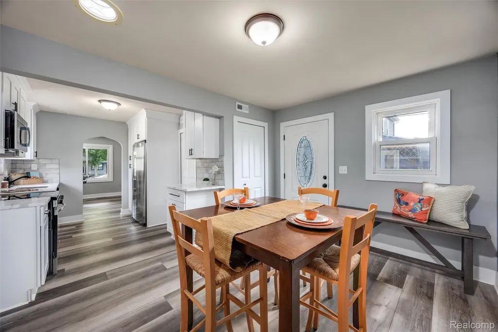17108 Arlington Avenue Allen Park City MI 48101