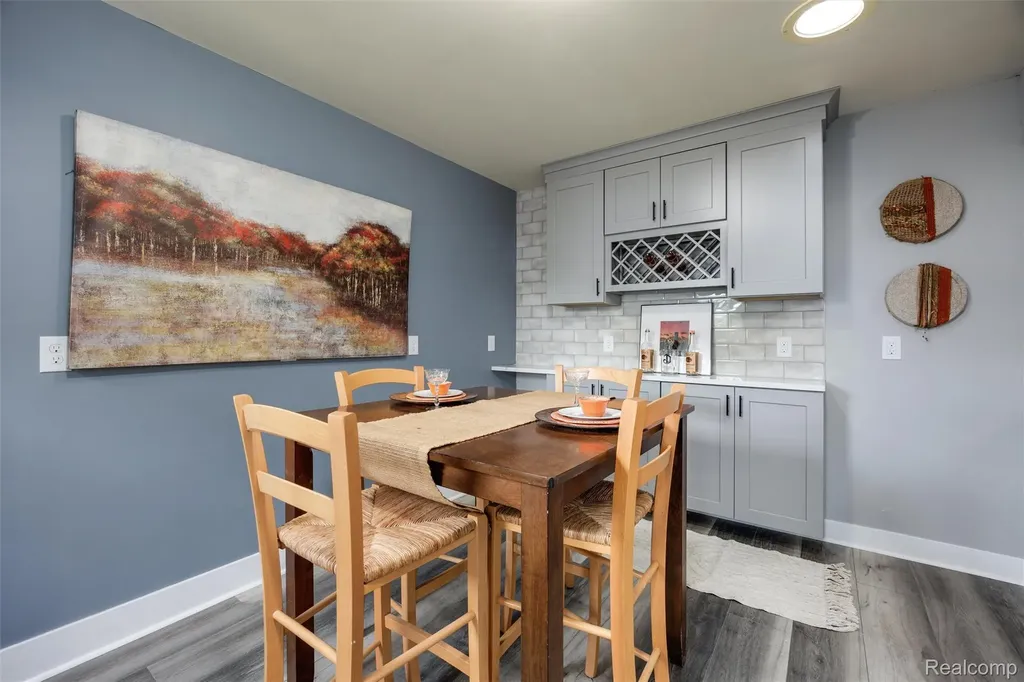 17108 Arlington Avenue Allen Park City MI 48101