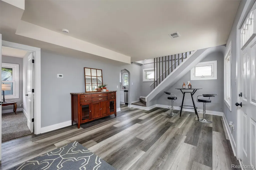 17108 Arlington Avenue Allen Park City MI 48101