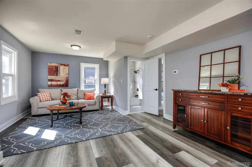 17108 Arlington Avenue Allen Park City MI 48101