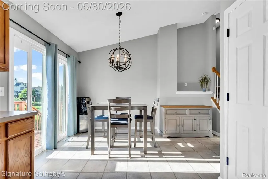 422 Coventry Lane Mason City MI 48854