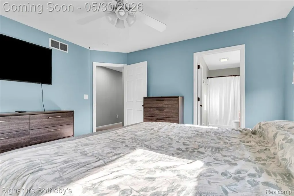 422 Coventry Lane Mason City MI 48854