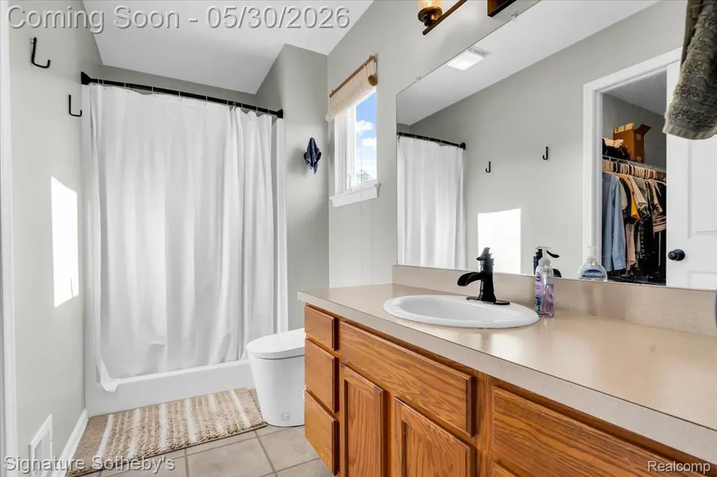 422 Coventry Lane Mason City MI 48854
