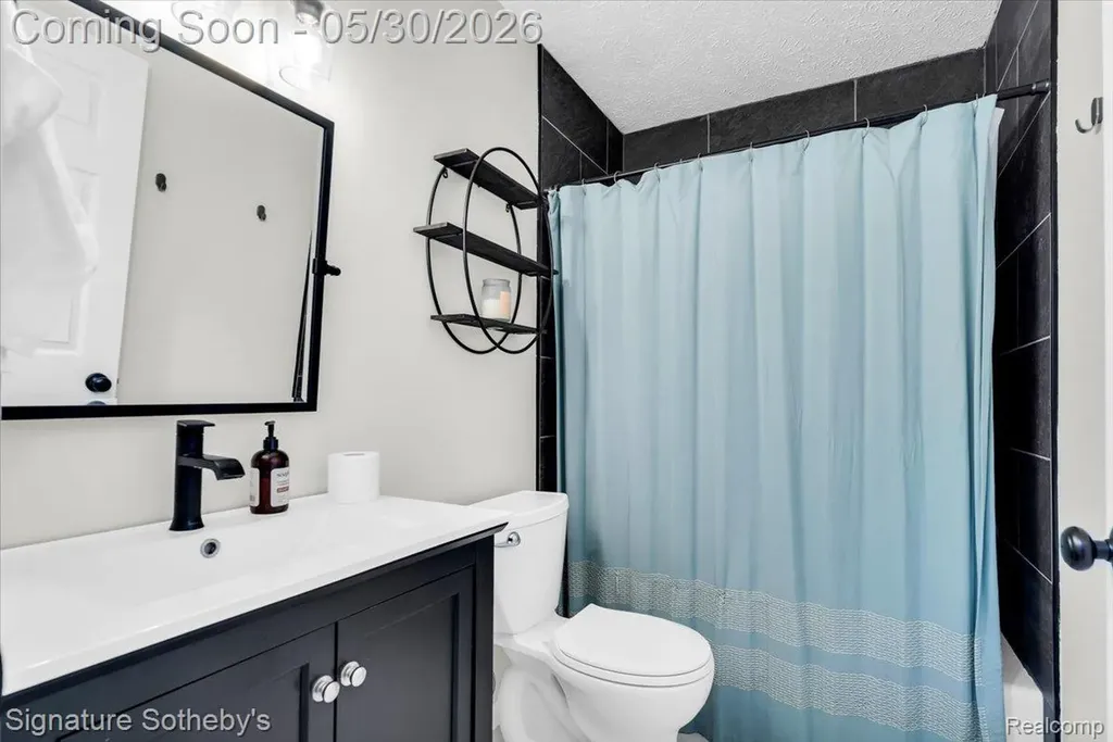 422 Coventry Lane Mason City MI 48854