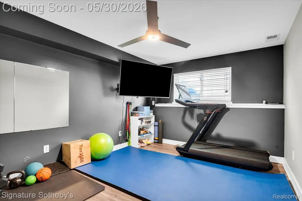 422 Coventry Lane Mason City MI 48854