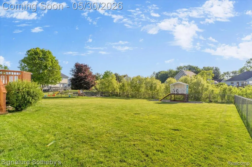 422 Coventry Lane Mason City MI 48854