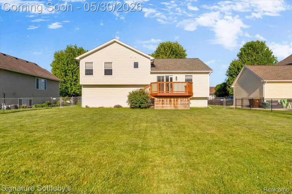 422 Coventry Lane Mason City MI 48854
