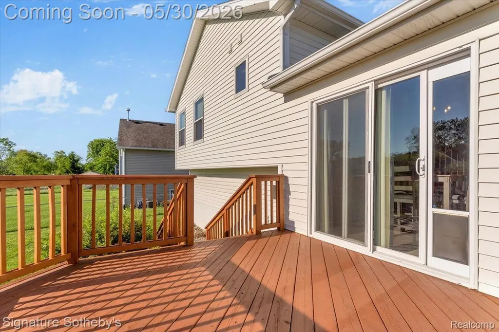 422 Coventry Lane Mason City MI 48854
