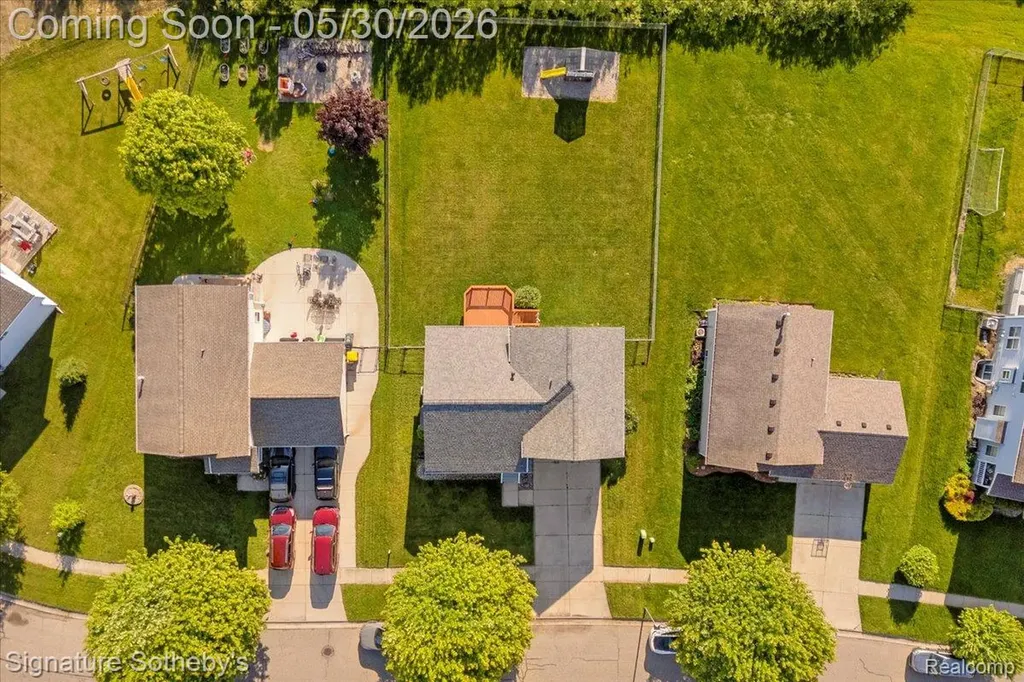 422 Coventry Lane Mason City MI 48854