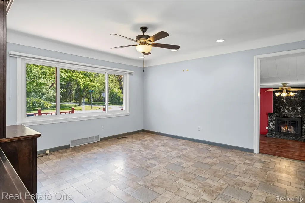 6740 Brockhurst Boulevard West Bloomfield Charter Township MI 48322