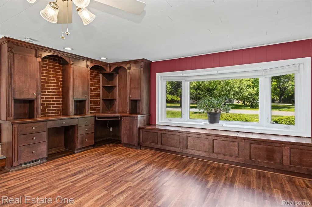 6740 Brockhurst Boulevard West Bloomfield Charter Township MI 48322