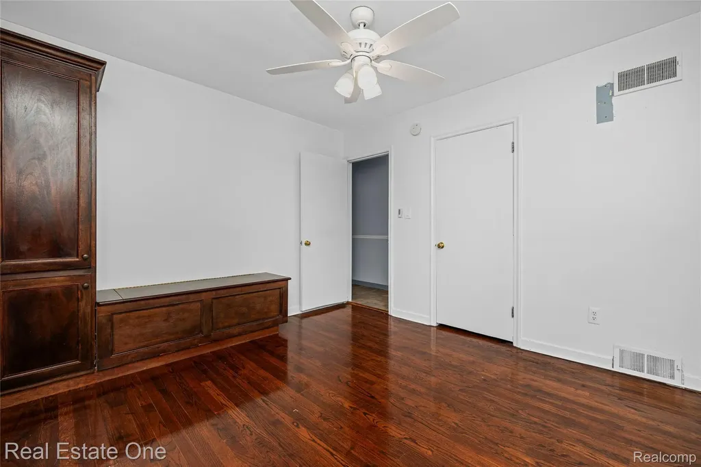 6740 Brockhurst Boulevard West Bloomfield Charter Township MI 48322