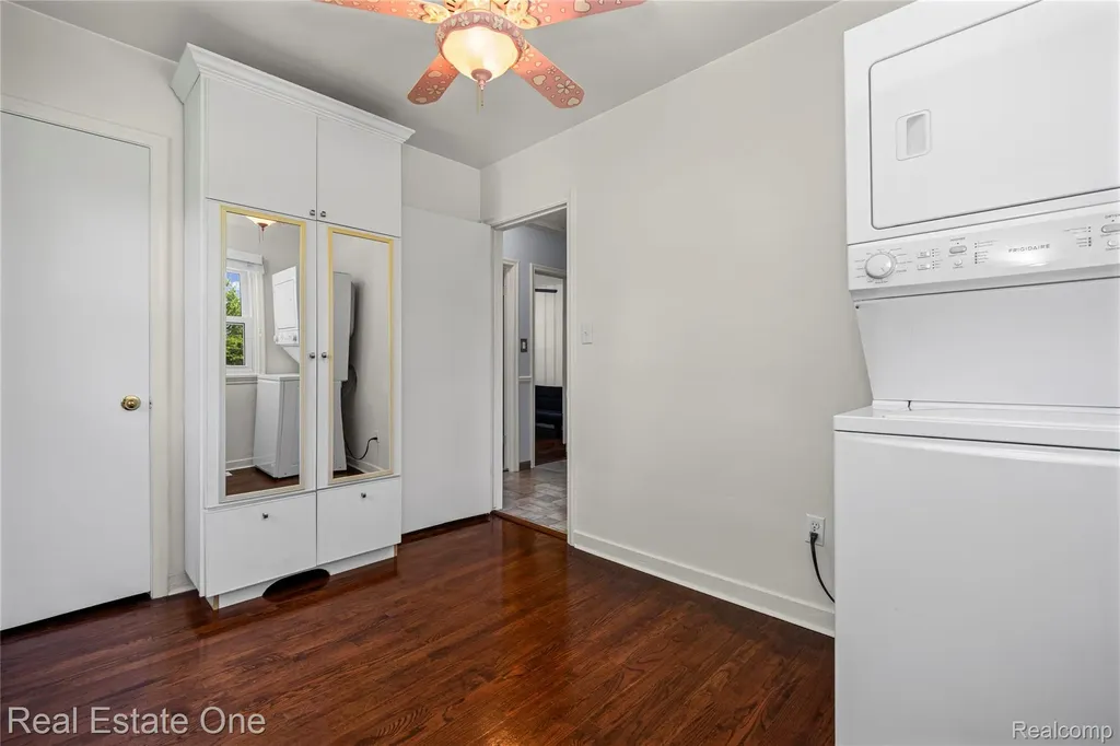 6740 Brockhurst Boulevard West Bloomfield Charter Township MI 48322