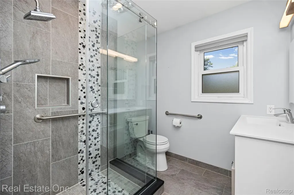 6740 Brockhurst Boulevard West Bloomfield Charter Township MI 48322
