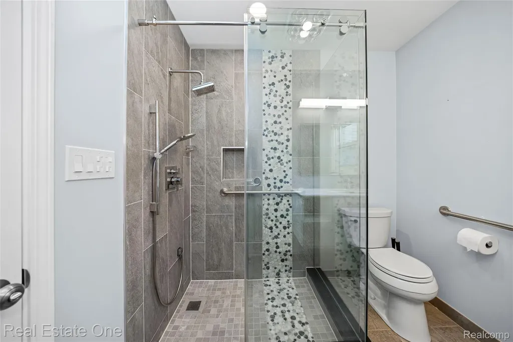 6740 Brockhurst Boulevard West Bloomfield Charter Township MI 48322
