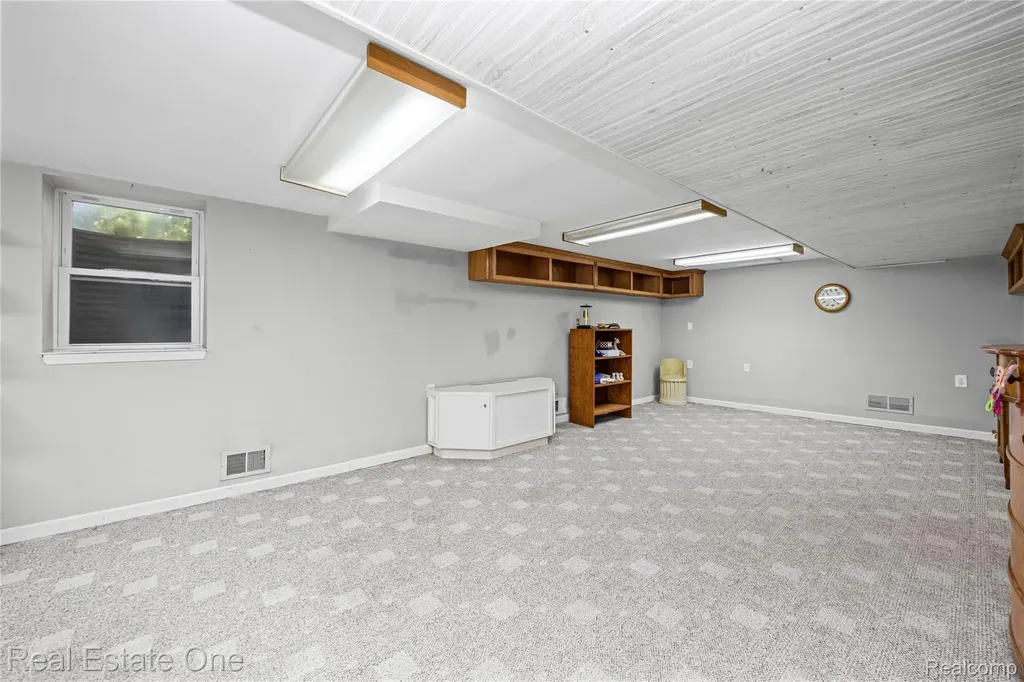 6740 Brockhurst Boulevard West Bloomfield Charter Township MI 48322
