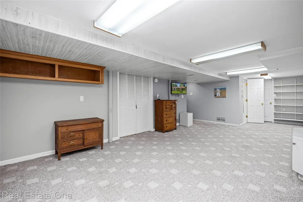6740 Brockhurst Boulevard West Bloomfield Charter Township MI 48322