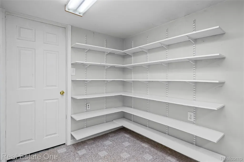 6740 Brockhurst Boulevard West Bloomfield Charter Township MI 48322