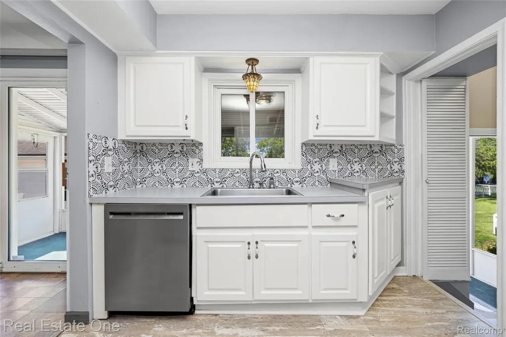 6740 Brockhurst Boulevard West Bloomfield Charter Township MI 48322