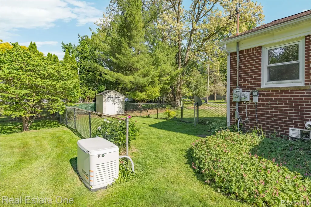 6740 Brockhurst Boulevard West Bloomfield Charter Township MI 48322