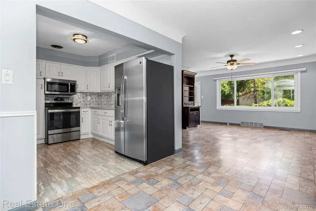 6740 Brockhurst Boulevard West Bloomfield Charter Township MI 48322