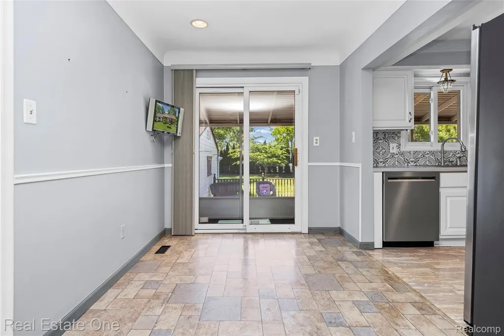 6740 Brockhurst Boulevard West Bloomfield Charter Township MI 48322