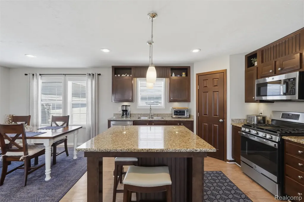 11112 Hickory Tree Court Green Oak Township MI 48178