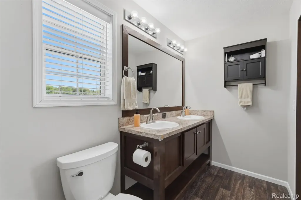 11112 Hickory Tree Court Green Oak Township MI 48178