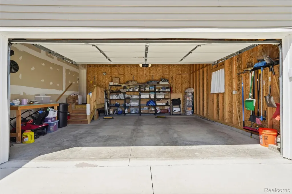 11112 Hickory Tree Court Green Oak Township MI 48178