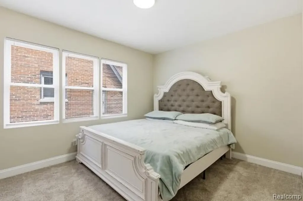 17369 Wisconsin Street Detroit City MI 48221