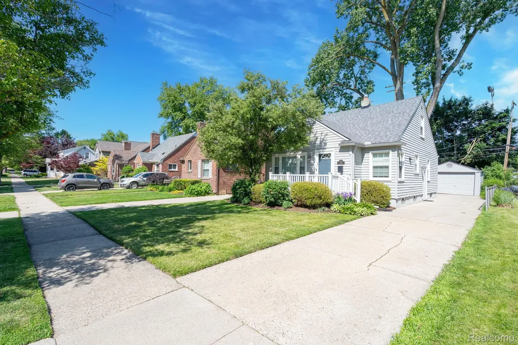 2036 Gardner Avenue Berkley City MI 48072