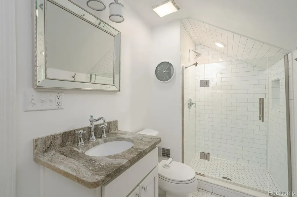 2036 Gardner Avenue Berkley City MI 48072