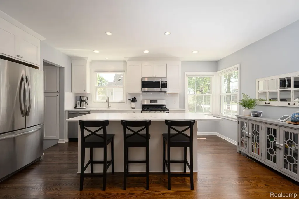 2036 Gardner Avenue Berkley City MI 48072
