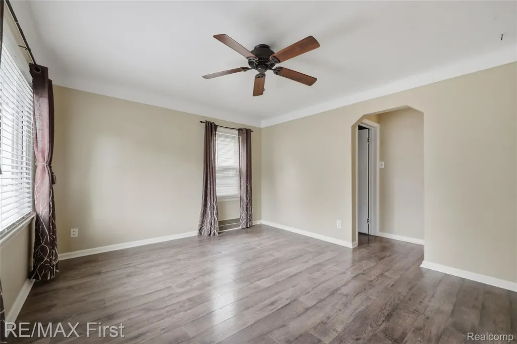 22014 California Street St. Clair Shores City MI 48080
