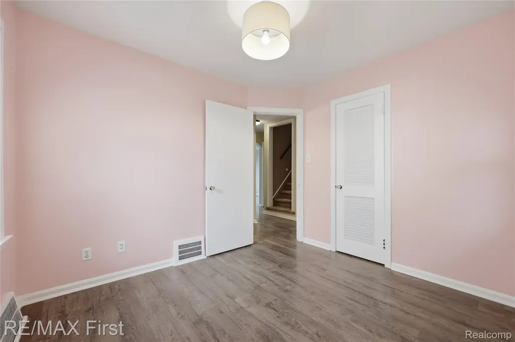 22014 California Street St. Clair Shores City MI 48080