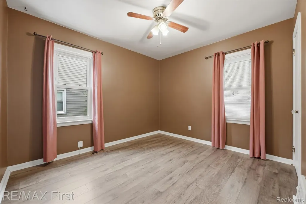 22014 California Street St. Clair Shores City MI 48080