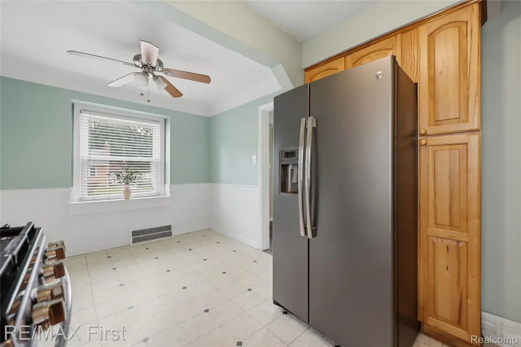 22014 California Street St. Clair Shores City MI 48080