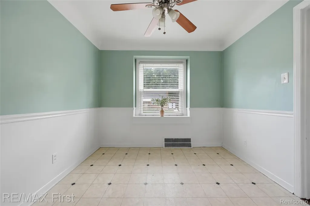 22014 California Street St. Clair Shores City MI 48080