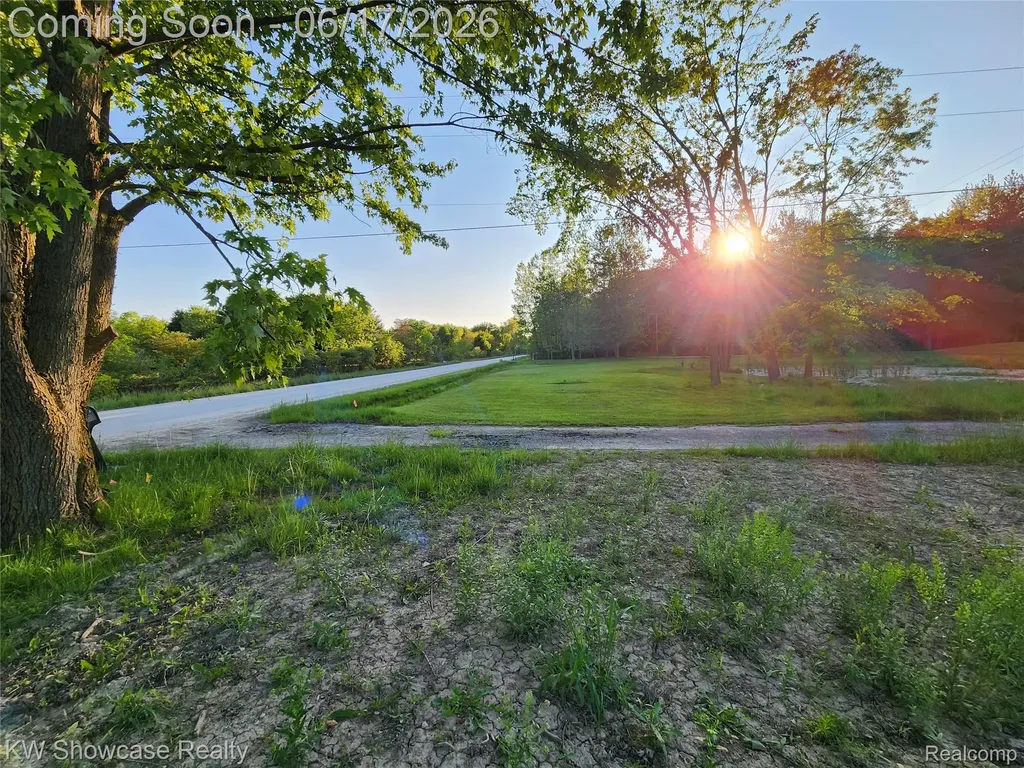 7240 Puttygut Road China Township MI 48054