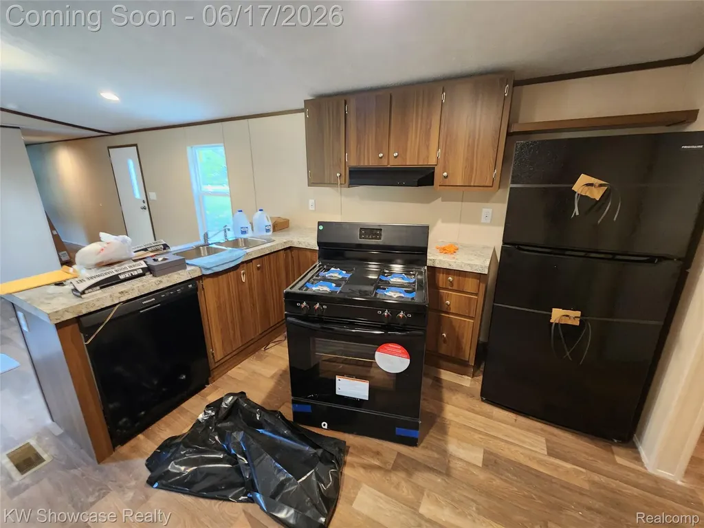 7240 Puttygut Road China Township MI 48054