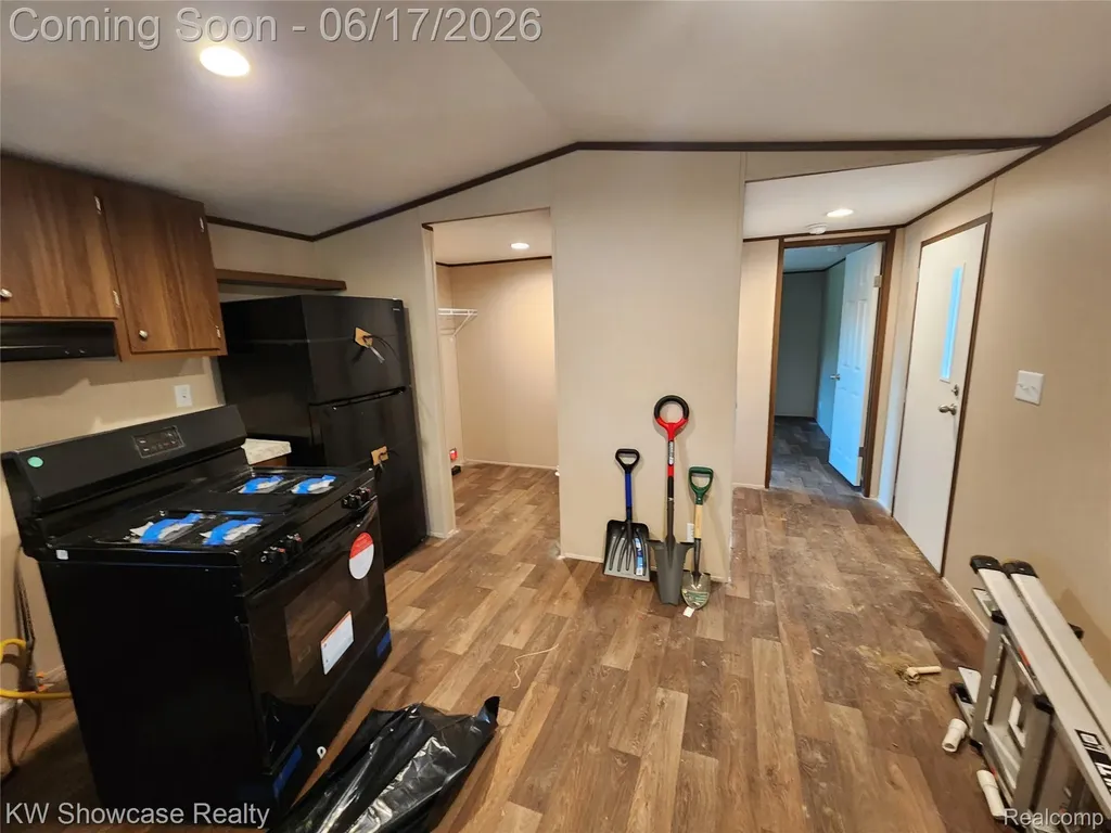 7240 Puttygut Road China Township MI 48054