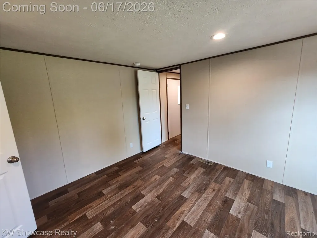 7240 Puttygut Road China Township MI 48054