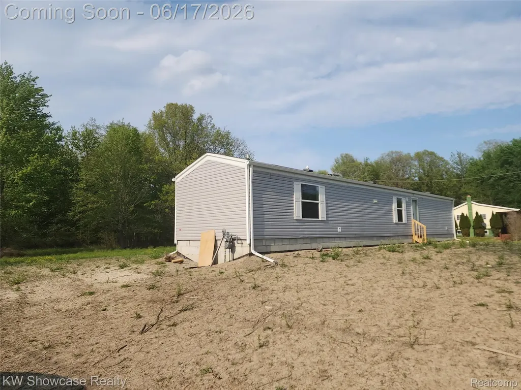 7240 Puttygut Road China Township MI 48054