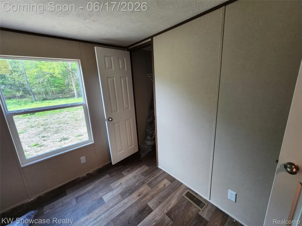 7240 Puttygut Road China Township MI 48054