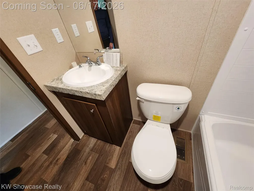 7240 Puttygut Road China Township MI 48054